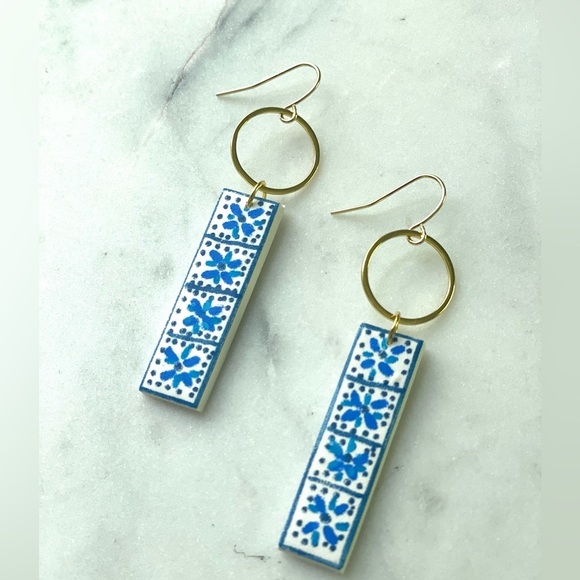 Hand painted Polymer Clay Dangle Earrings - Picture 2 of 3